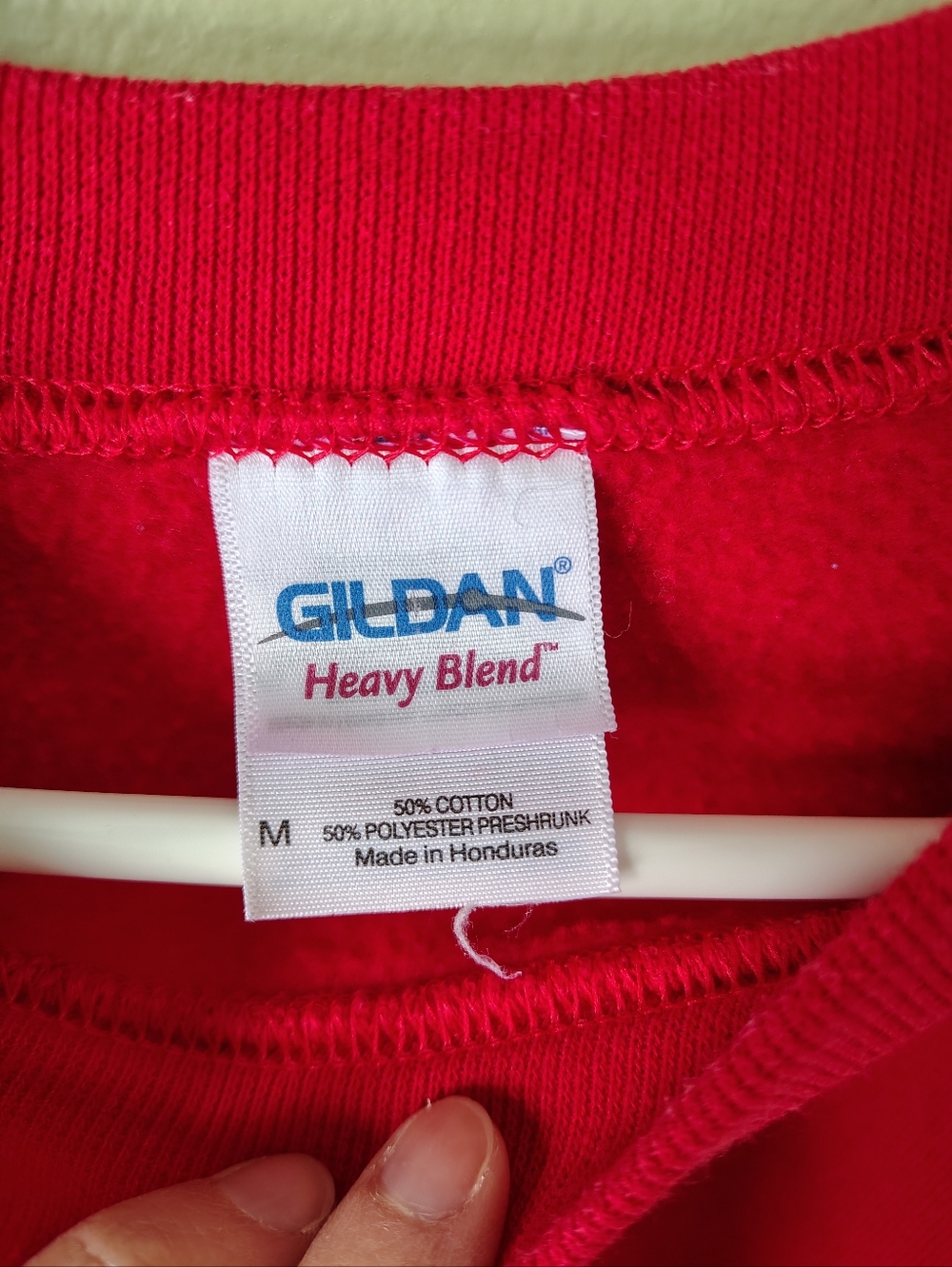 Gildan Size Medium Red Pullover Sweatshirt - Picture 2 of 4